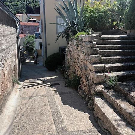 Apartment Desanti Valun Ngoại thất bức ảnh